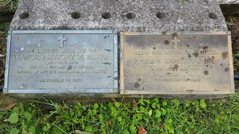 Leo and Sarita Parer's gravestones